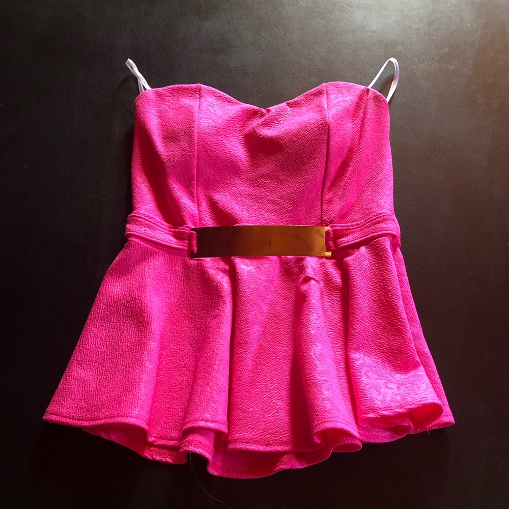 Papaya pink peplum strapless top like new M cute neckline & gold belt attached